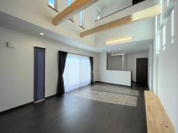 吹き抜けのLDKは広く感じます。