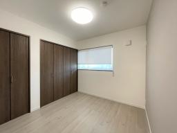 グレーがオシャレな洋室