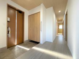 玄関収納もばっちり